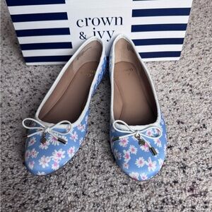 New Crown & Ivy Light Blue Floral Flats